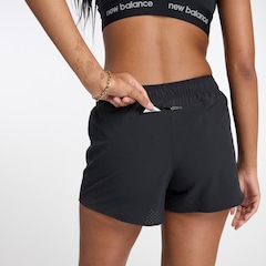 Shorts New Balance Run Club 3" Feminino - Foto 5