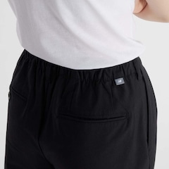 Calça New Balance Twill Boylston Feminina - Foto 4