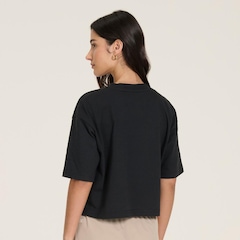 Camiseta New Balance Cropped Small Logo - Feminina - Foto 3