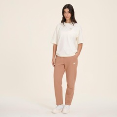 Camiseta New Balance Graphic Feminina - Foto 4