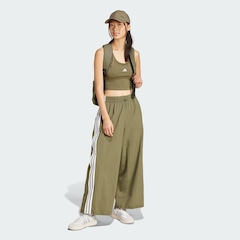 Calça Malha adidas Parachute Essentials Três Listras Lifestyle - Feminina - Foto 7