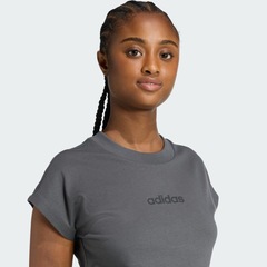 Camiseta adidas Essentials Linear - Feminina - Foto 6