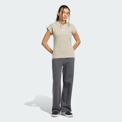 Camiseta adidas Essentials Linear - Feminina - Foto 4