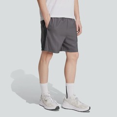 Shorts adidas Essential Três Listras Chelsea - Masculino - Foto 5
