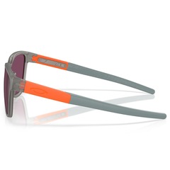 Óculos de Sol Oakley Actuator Matte Transparent Grey Ink 557 - Foto 2