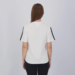 Camiseta adidas 3 Stripes - Feminina - Foto 4