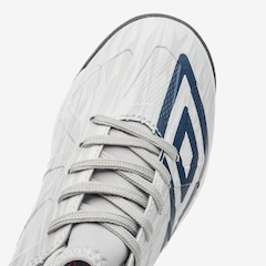 Chuteira Society Umbro Ultimate - Infantil - Foto 7