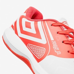 Chuteira Futsal Umbro Pro 5 Jr England - Infantil - Foto 7