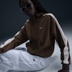 Jaqueta Nike Sportswear Essential - Feminina - Foto 3