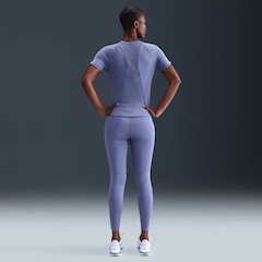 Camiseta Nike Swift Feminina - Foto 5