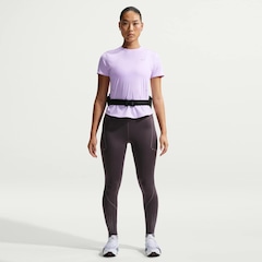 Camiseta Nike Swift Feminina - Foto 4