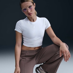 Camiseta Nike Sportswear Chill Knit Cropped - Feminina - Foto 3