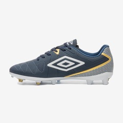 Chuteira de Campo Umbro Attak Eternal - Adulto - Foto 2