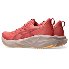 Tênis Asics Novablast 5 - Feminino - Foto 6
