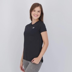 Camiseta New Balance Sport Essentials - Feminina - Foto 3