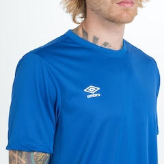 Camiseta Umbro Legacy - Masculina - Foto 3