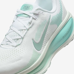 Tênis Nike Vomero 18 - Feminino - Foto 7