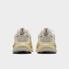 Tênis Nike Vomero 18 - Feminino - Foto 6