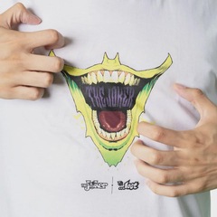 Camiseta Lost Joker Hahaha Uv - Masculina - Foto 4