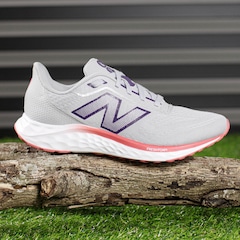 Tênis New Balance Fresh Foam ARISHIV4 - Feminino - Foto 7