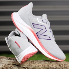 Tênis New Balance Fresh Foam ARISHIV4 - Feminino - Foto 9