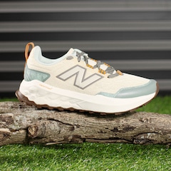 Tênis New Balance Fresh Foam Garoé V2 E Musgo - Feminino - Foto 7