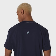 Camiseta Asics Crew - Masculina - Foto 6