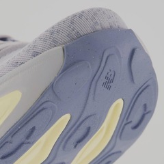 Tênis New Balance Fresh Foam X More V5 - Feminino - Foto 8