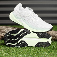 Tênis New Balance Fuelcell Propel V5 - Feminino - Foto 9