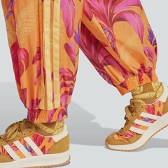 Calça adidas X Farm - Feminina - Foto 8