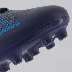 Chuteira de Campo Umbro Heatmap - Infantil - Foto 8