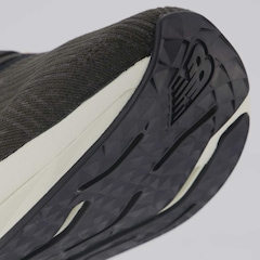 Tênis New Balance Fuelcell Propel V5 - Masculino - Foto 8