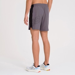 Bermuda New Balance Tenacity Logo 7" - Masculina - Foto 3