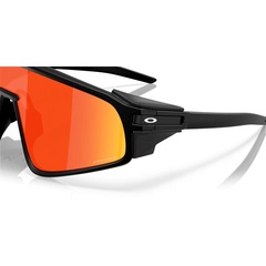 Óculos de Sol Oakley Latch Panel Matte Black Prizm Ruby - Unissex - Foto 13