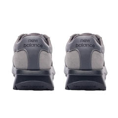 Tênis New Balance 370V1 + Par de Meia - Masculino - Foto 4