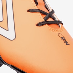 Chuteira de Campo Umbro On - Adulto - Foto 8