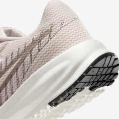 Tênis Nike Run Defy - Feminino - Foto 8