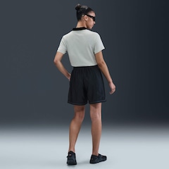 Camiseta Nike Sportswear Essentials Feminina - Foto 5