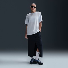 Camiseta Nike Sportswear - Feminina - Foto 4