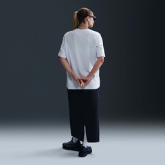 Camiseta Nike Sportswear - Feminina - Foto 5