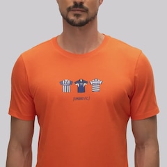 Camiseta Umbro Classic - Masculina - Foto 3