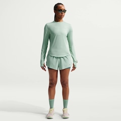 Camiseta Manga Longa Nike Dri-FIT Swift Crew - Feminina - Foto 4