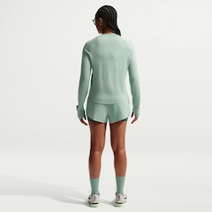 Camiseta Manga Longa Nike Dri-FIT Swift Crew - Feminina - Foto 5