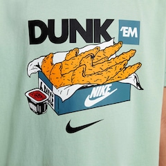 Camiseta Nike Sportswear Dunk - Infantil - Foto 3