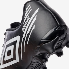 Chuteira de Campo Umbro Brave - Adulto - Foto 8