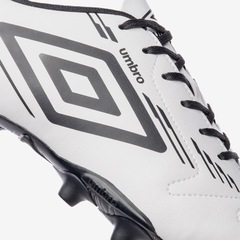 Chuteira de Campo Umbro Brave - Adulto - Foto 8