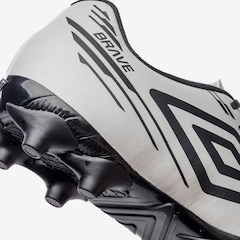 Chuteira de Campo Umbro Brave - Adulto - Foto 7