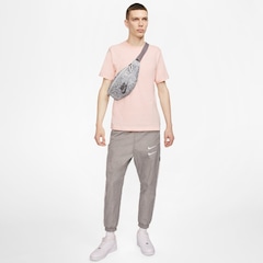 Camiseta Nike Sportswear Club Masculina - Foto 3