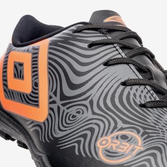 Chuteira Society Umbro Orbit - Adulto - Foto 7