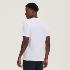 Camiseta New Balance Essentials - Masculina - Foto 4
